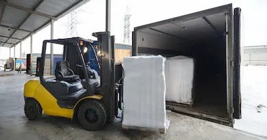 Fischer Van Lines Moving & Storage Loading